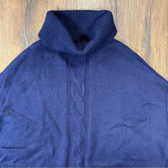 Modena turtleneck poncho SZ O/S - Picture 2 of 3